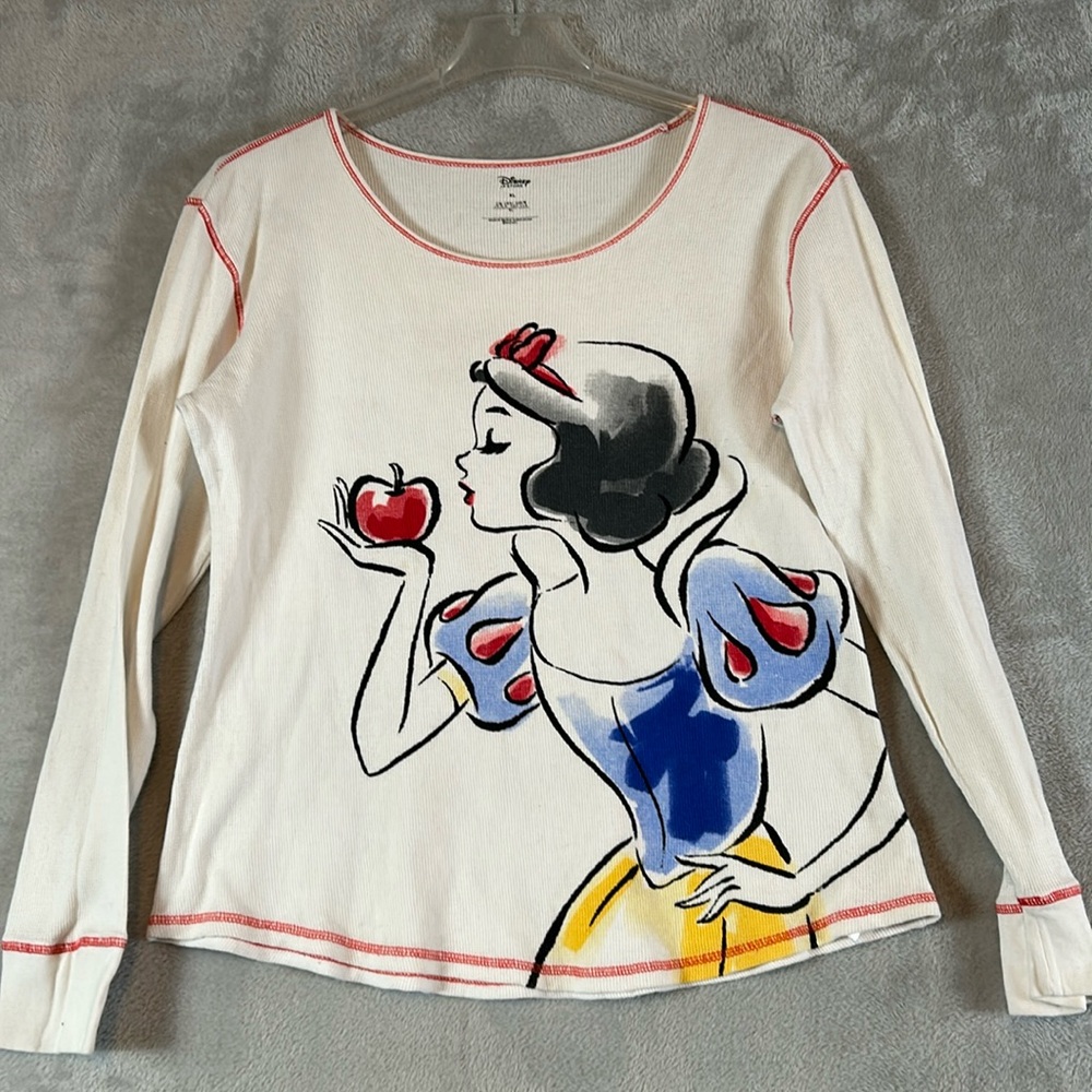 Disney Snow, White waffle long sleeve T-shirt, size XL